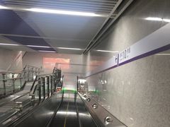 -红土地(地铁站)