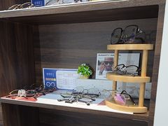 -诺柯视眼镜-蔡司依视路官方工厂店(淞南一店)