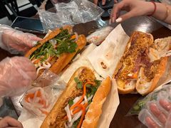 -Bánh Mì Huynh Hoa