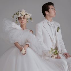 点击看大图 -挪娅婚纱摄影皇家会所