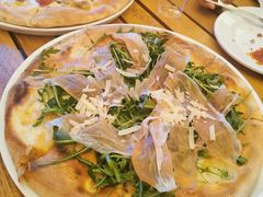 火腿芝麻菜披萨-城市大道红炉披萨烘焙坊