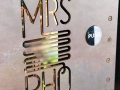 -Mrs Pho Bussorah Street(former Beach Road)