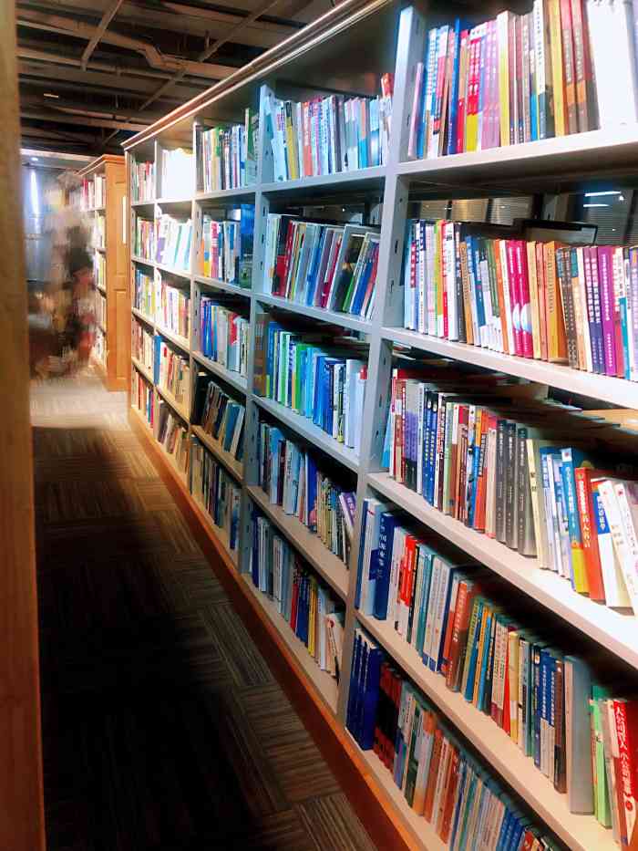 回民区图书馆-"本来挺好的地方让那几个保安和根本不会小声.