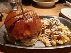 -三勾JJJ Burger&Coffee(梅溪湖店)