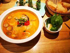 酸辣海鲜汤河粉-米纸越南小馆(金鹰世界店)