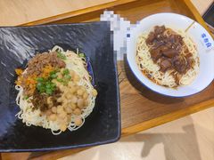 -李与白包子铺(桐梓林店)
