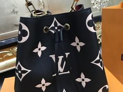 -LV路易威登(德基广场店)