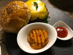 -HIGH FIVE哈福手工汉堡(桂林路店)