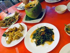 -大树下海鲜饭店