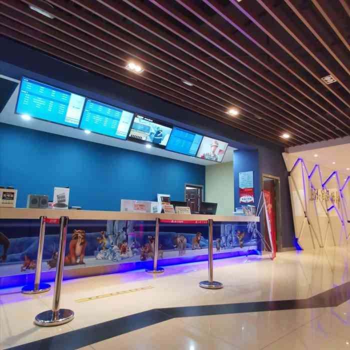 地方比较难找点,里面进去有小的停车场,设施一般,周