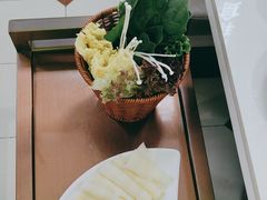 -洪氏嗨捞·广东猪肚鸡·椰子鸡火锅(西咸万象城店)