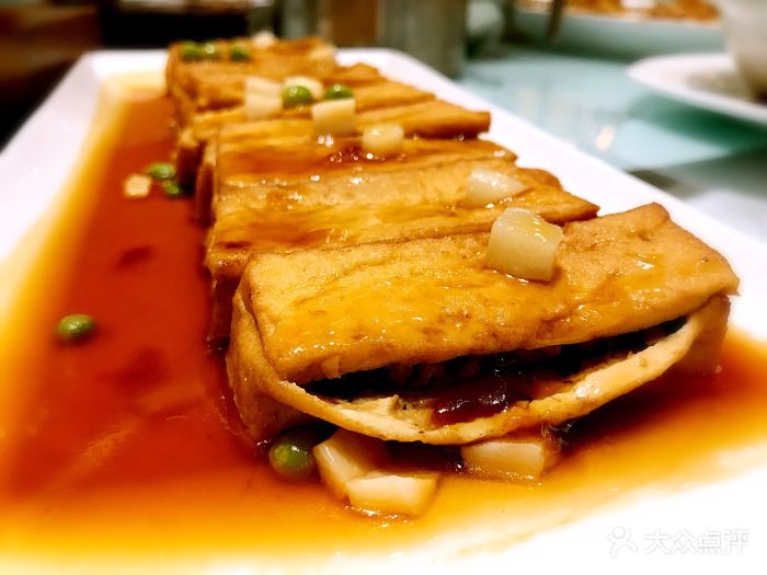 老牌坊鲁菜名店(经四纬八店)博山豆腐箱图片 - 第1张