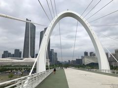 -南京眼步行桥