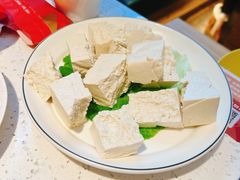 石磨手掰豆腐-三人行骨头王火锅(长寿店)