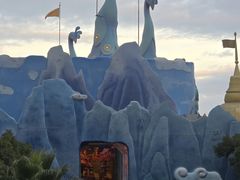 -七彩云南欢乐世界