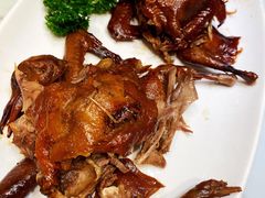 香薰乳鸽-江南苑精菜坊