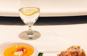 Hua Diaoyu Steamed Alaska Crab