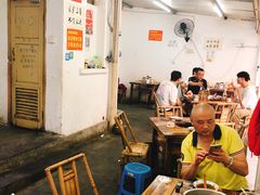 大堂-咏勝锑锅麻辣烫(净居寺路总店)
