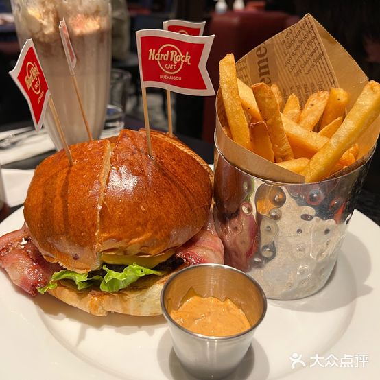 Hard Rock Cafe硬石餐厅(九寨华美胜地店)