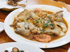 红烧杂鱼-老白酒农家菜馆