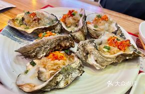 Grilled Medium-sized Oysters