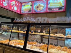 面包甜点陈列柜-龙凤点心饼家·39年老字号(松岗店)