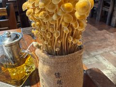 -大匠工房古船木艺术餐厅·猪肚鸡专门店(长白仙岛店)