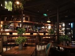 -临界音乐酒馆·小龙虾·江湖菜(华熙LIVE·鱼洞店)