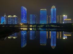 -万绿园