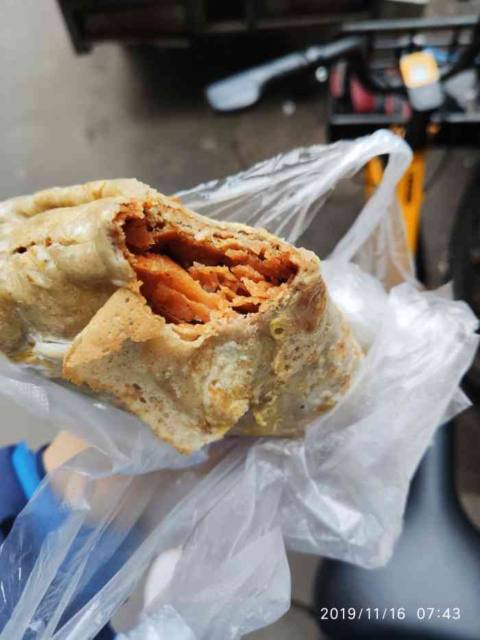 白毛煎饼王-"从网上早就知道有个好吃的煎饼摊,昨天去友.