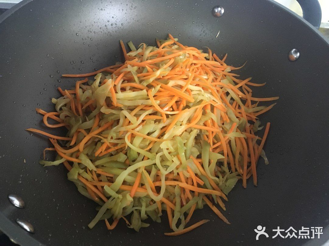 夏日必做家常小炒之榨菜丝炒胡萝卜丝