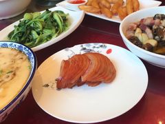 -鸿一饭店(隐秀路店)