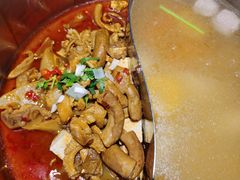 牛杂鸳鸯锅-左庭右院鲜牛肉火锅(浦江欢乐颂店)