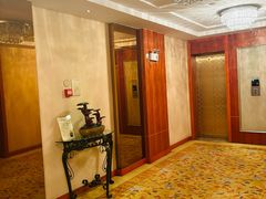 -山明水秀大饭店