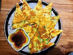 海鲜葱饼-明洞阿姨·韩式酱蟹烤肉·创意料理(三元桥店)