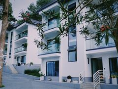 -华凌山庄·隐湖栖