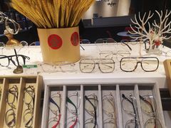 -宏宇眼镜蔡司依视路折扣店(兆佳眼镜城店)