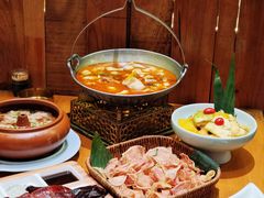 -老滇山寨•云南特色菜•地方菜•民族风情歌舞表演(金碧店)