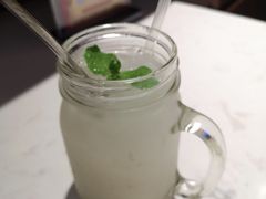 白桃乳酸-虾胡闹龙虾馆(湄南河店)