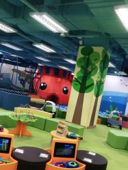 -莫莉幻想儿童乐园(武汉保利广场店)