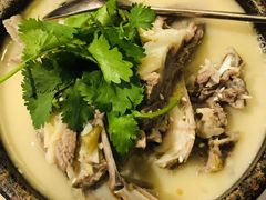 千岛湖花鲢鱼头汤-上海老站(徐家汇店)