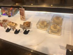 面包甜点陈列柜-巴黎贝甜(银城东苑店)