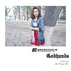 -God Hands发型设计复古会所