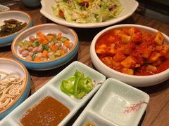 -明洞阿姨·韩式酱蟹烤肉·创意料理(三元桥店)