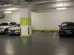 -新世界新丸中心-地下停车场