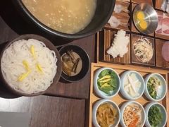 -银米·云南传统过桥米线(双廊黑金冠店)