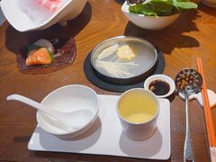 -泓炙颐凤鲜海鲜火锅料理(桐乡店)