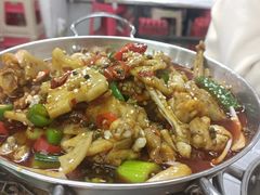 香辣牛蛙-小民大排档(江汉路店)