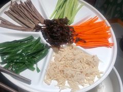 鸡丝凉米线-云海肴·汽锅鸡·云南菜(高德置地店)