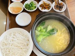 蒙自过桥米线-泼水街云南菜(东风路店)